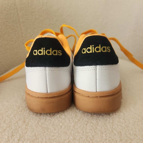 ADIDAS GRAND COURT ALPHA Womens Shoes Sneakers size 9 White Flash Orange - Picture 3 of 9